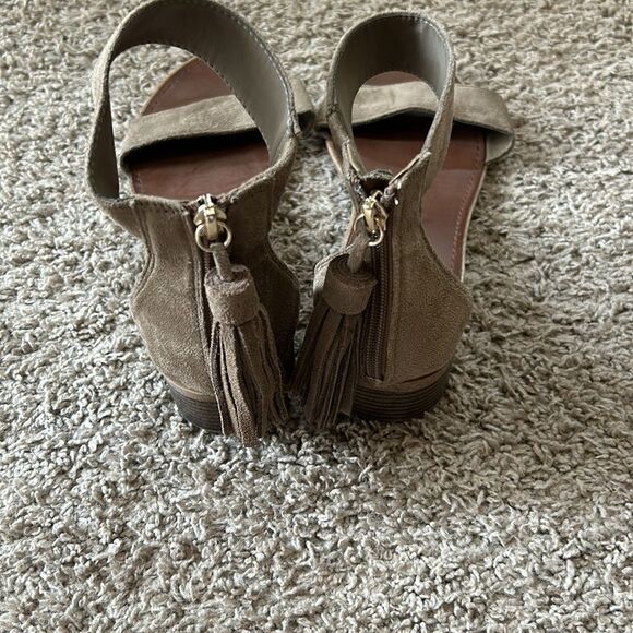 Rack and Candy suede tan sandals - Picture 2 of 3